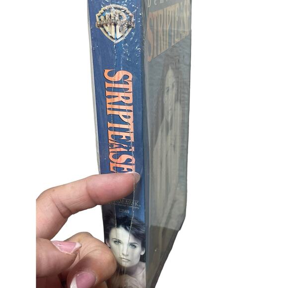 Striptease VHS 1996 Demi Moore Unrated Version Warner Home Video New Sealed - Picture 8 of 8